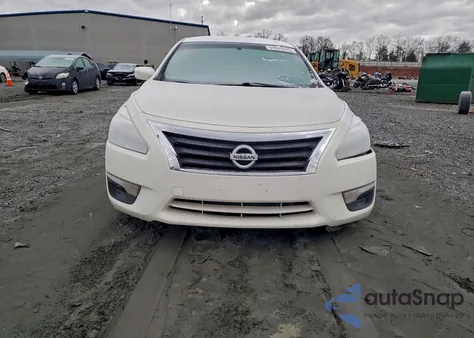2015 Nissan Altima 2.5 z USA, uszkodzony, nr VIN 1N4AL3AP2FC264391